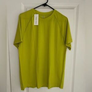 NWT Outdoor Voices Men’s Fast Track Mesh Green Apple Short Sleeve Size M